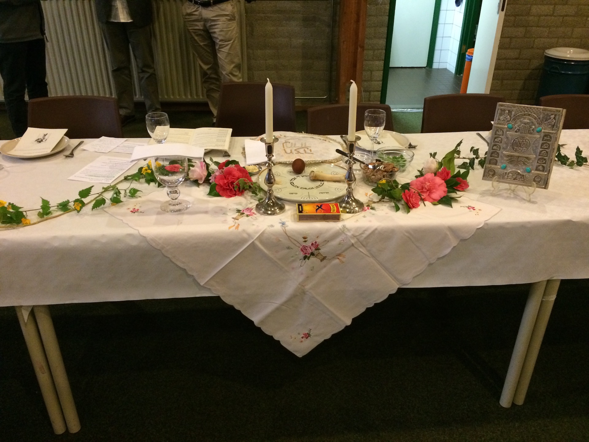Seder meal table layout – Trinity Church Eindhoven